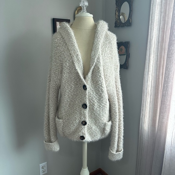 POL Soft Cream Textured Cardigan - Picture 2 of 5